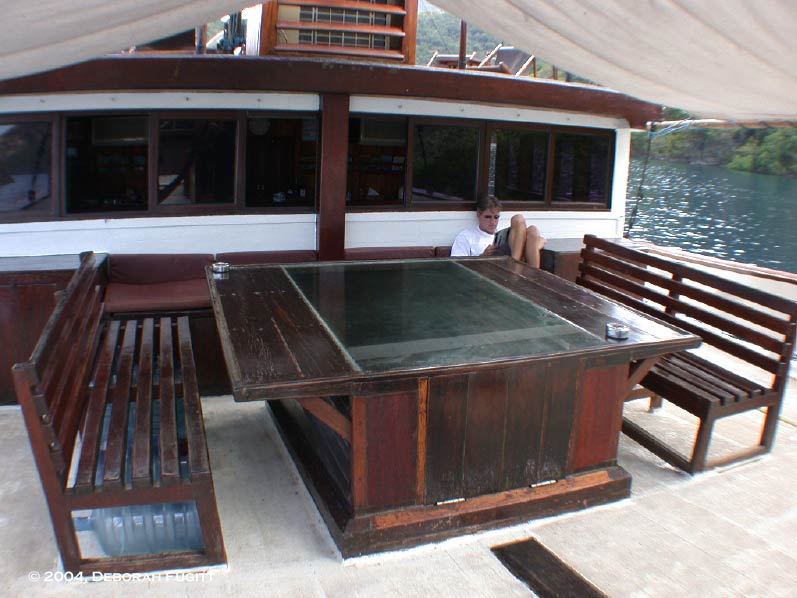 Ondina Liveaboard Table & Benches